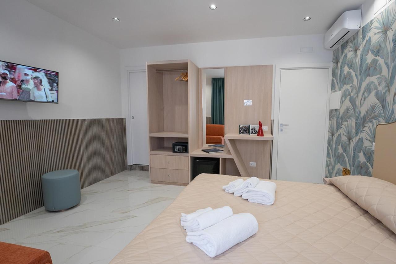 Hotel Hr Boutique Porto, Napoli Centro, By Clapa Group Esterno foto