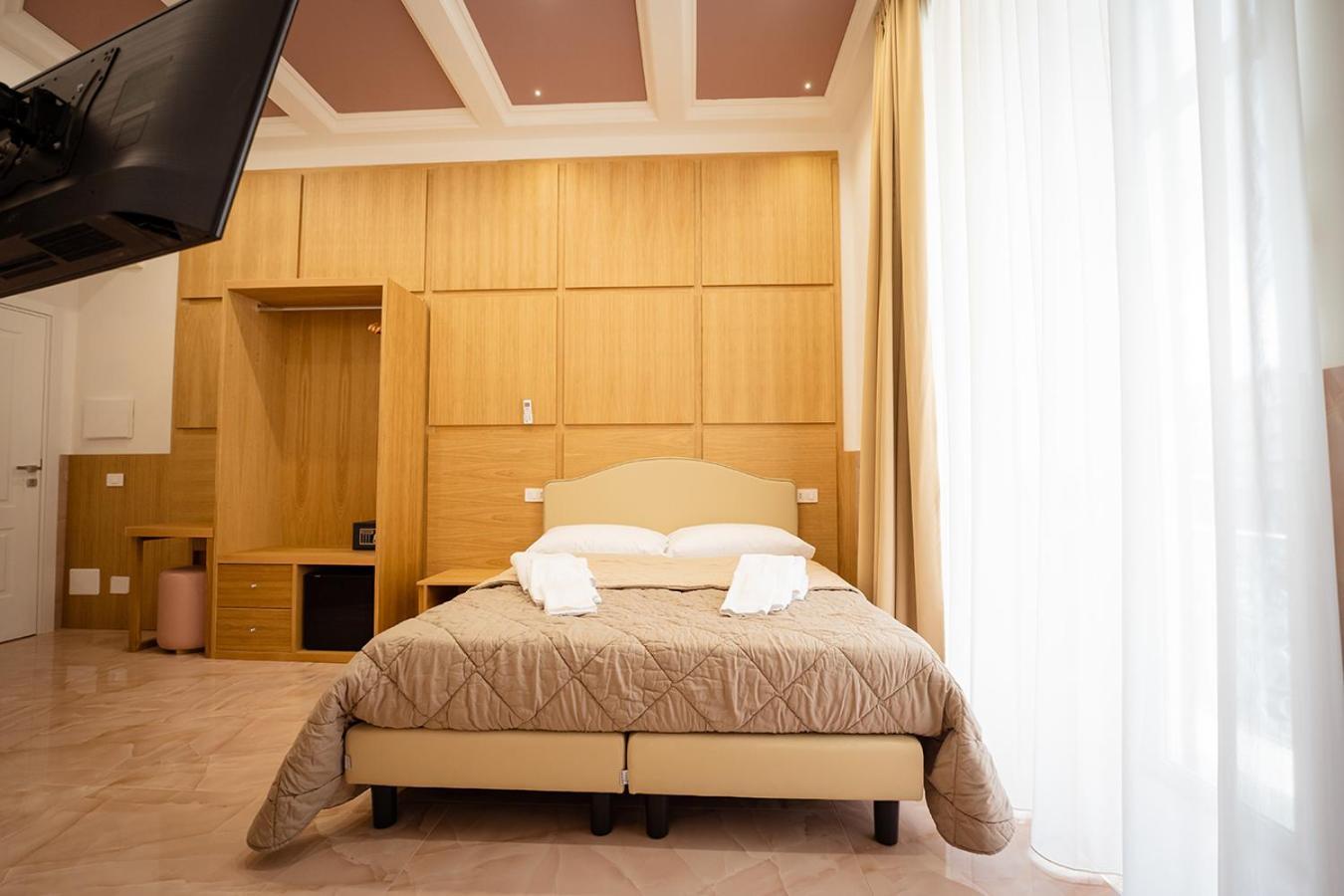 Hotel Hr Boutique Porto, Napoli Centro, By Clapa Group Esterno foto