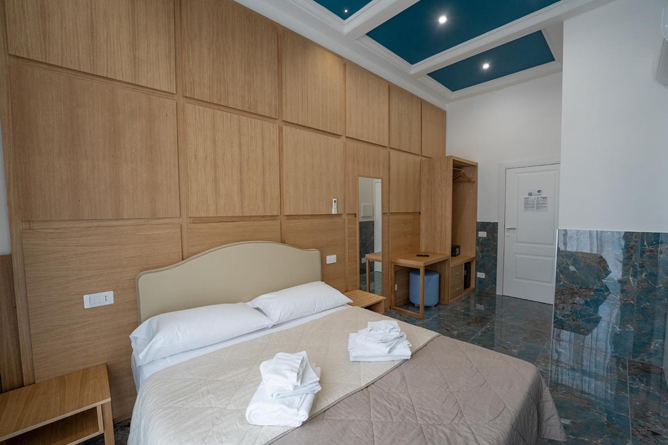 Hotel Hr Boutique Porto, Napoli Centro, By Clapa Group Esterno foto