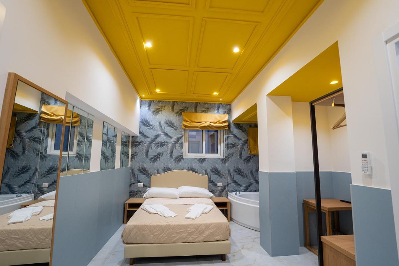 Hotel Hr Boutique Porto, Napoli Centro, By Clapa Group Esterno foto